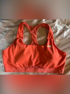 The North Face Women's Coral Racerback Sports Bra - Bright Coral